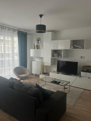 5mn Paris Appartement 3 pièces 70 m2 Métro ligne 7 Station le Kremlin bicetre